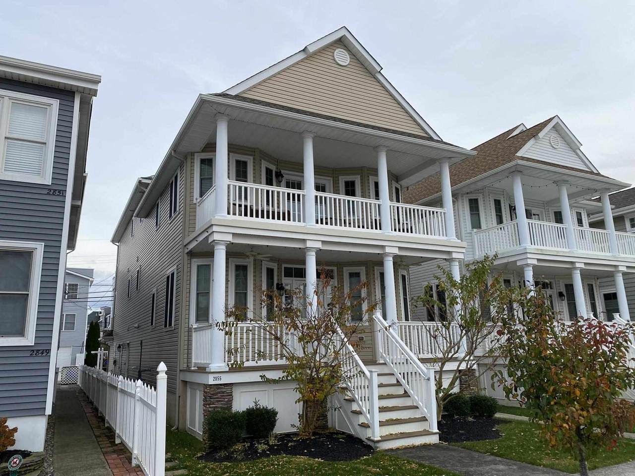 2857 Asbury - Photo 1