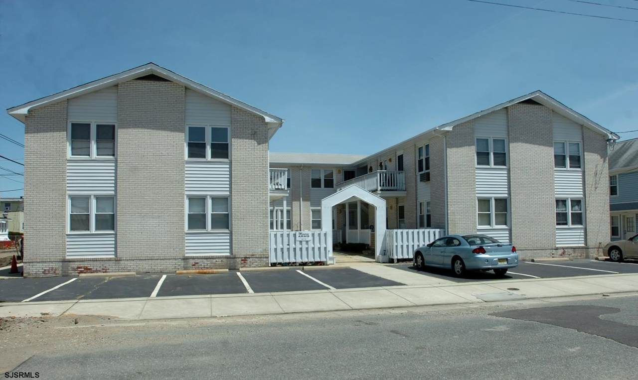 127 Monroe - Photo 1