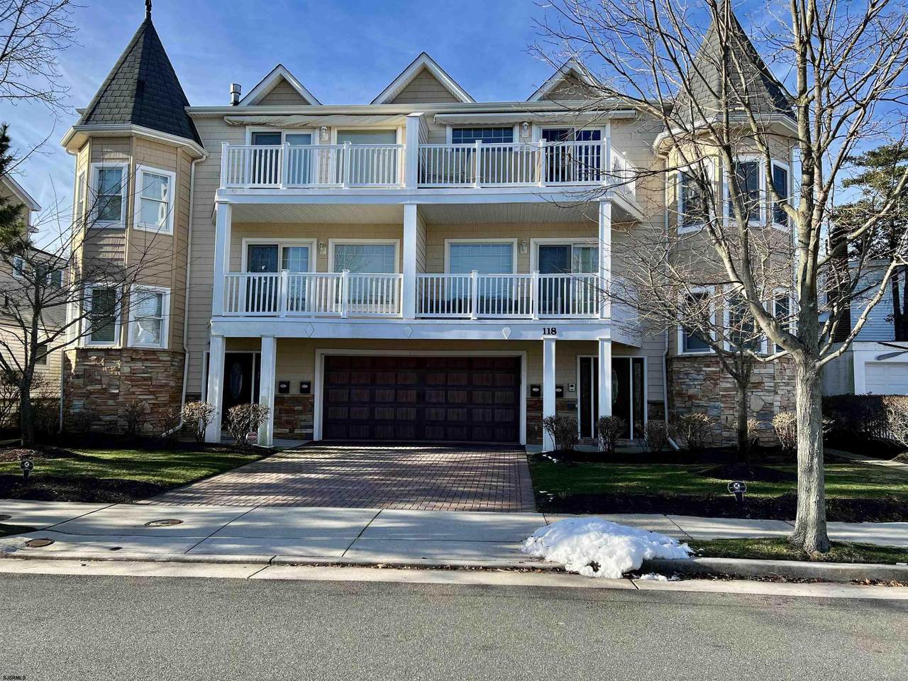 118 Monroe - Photo 1