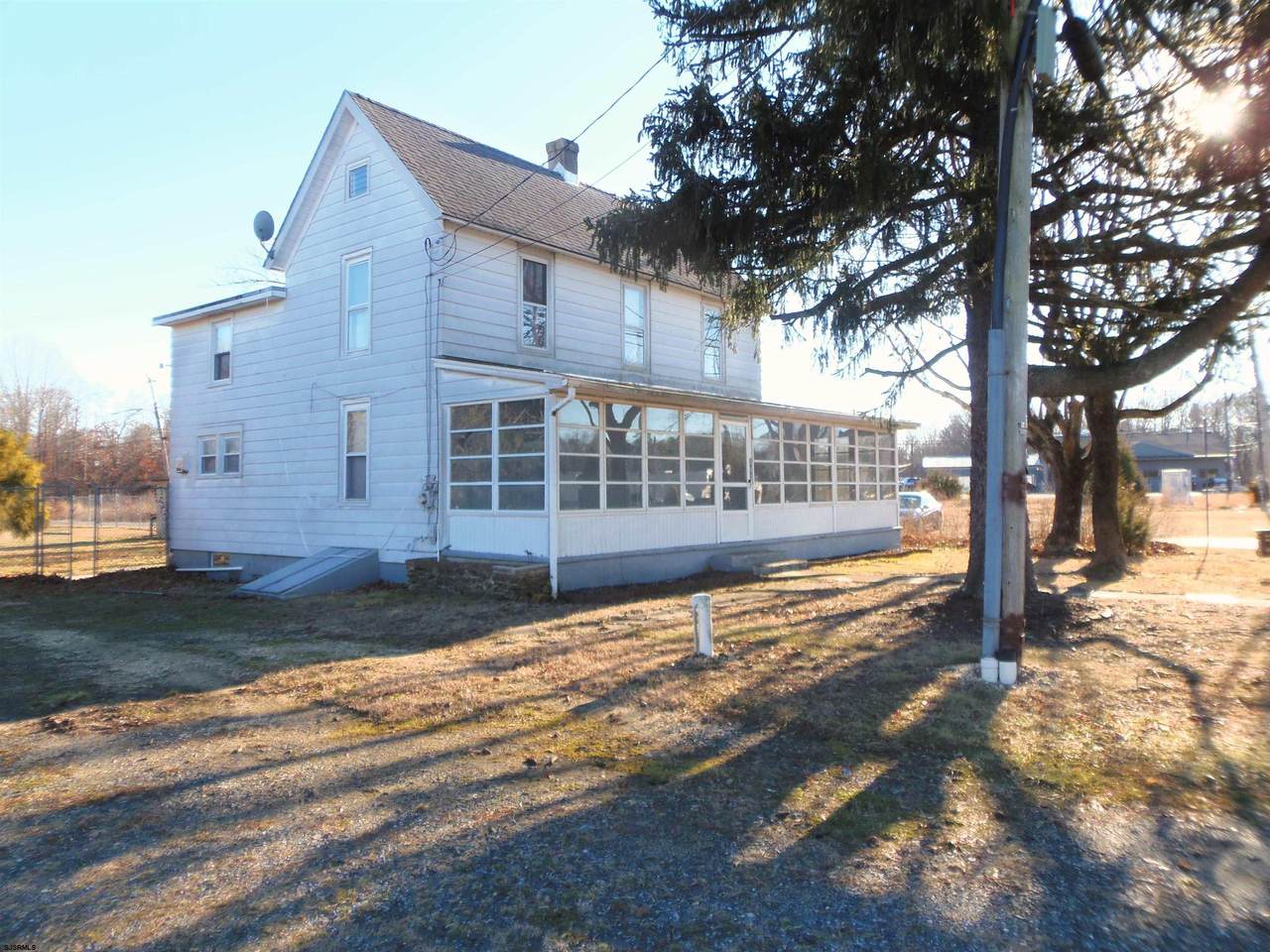 302 Broad - Photo 1