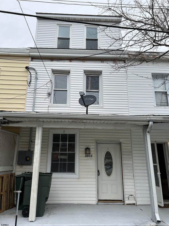 3013 Howard - Photo 1