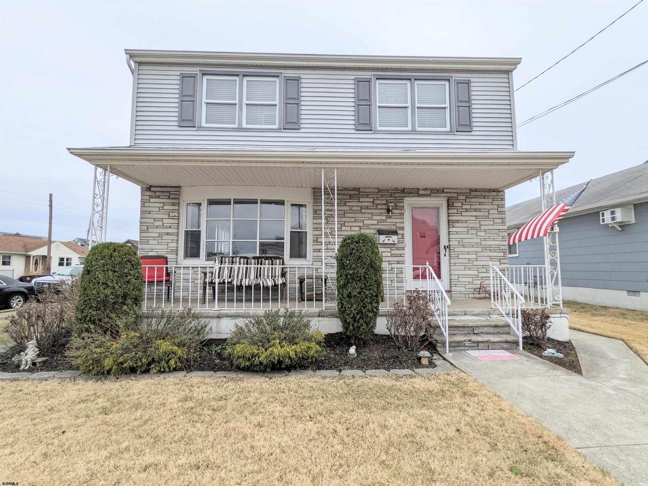435 Oxford - Photo 1
