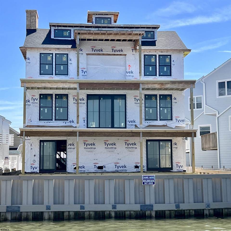 1119 Bayfront - Photo 1