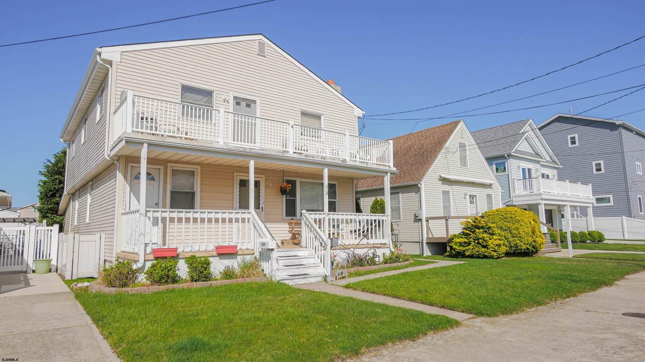 209 6th Street N - Photo 1