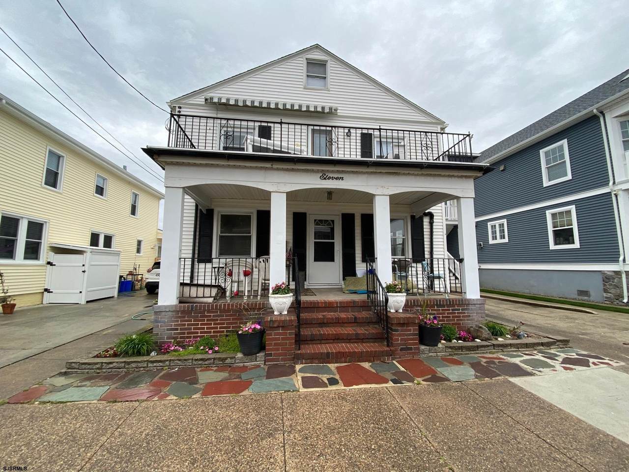 11 Gladstone - Photo 1
