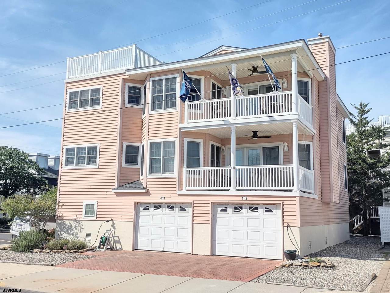 401 58th - Photo 1