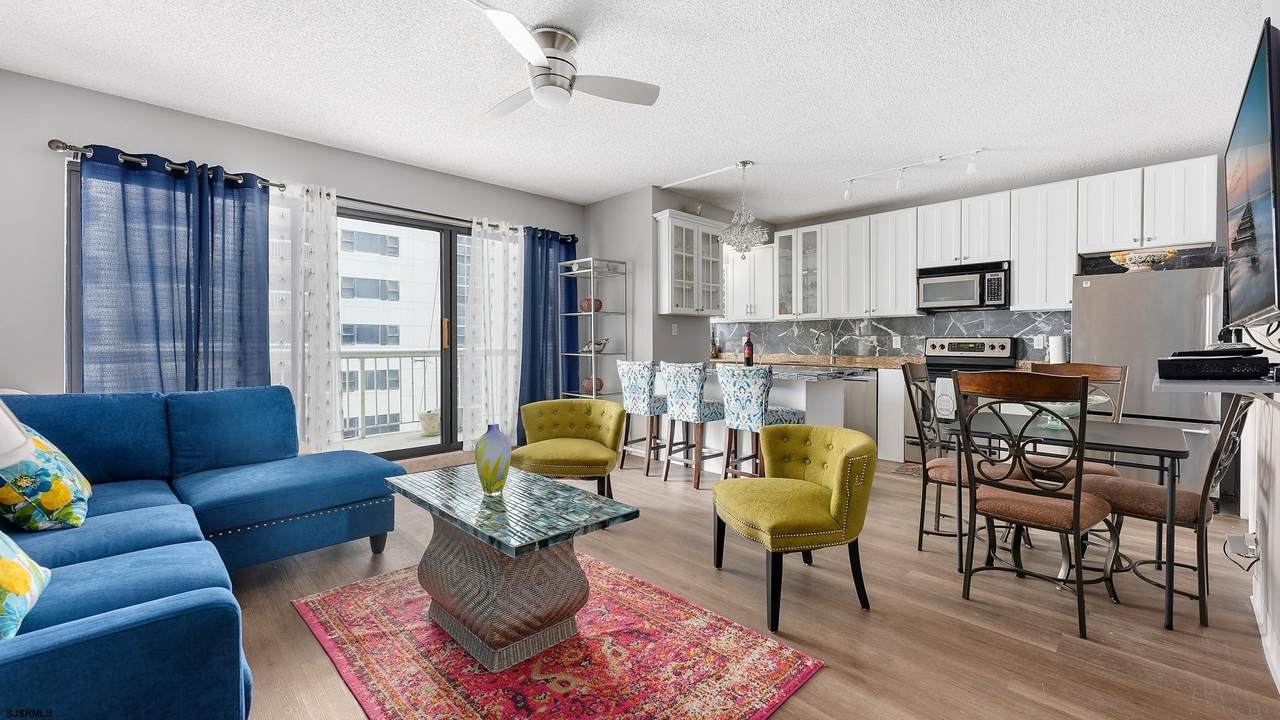 3101 Boardwalk - Photo 1