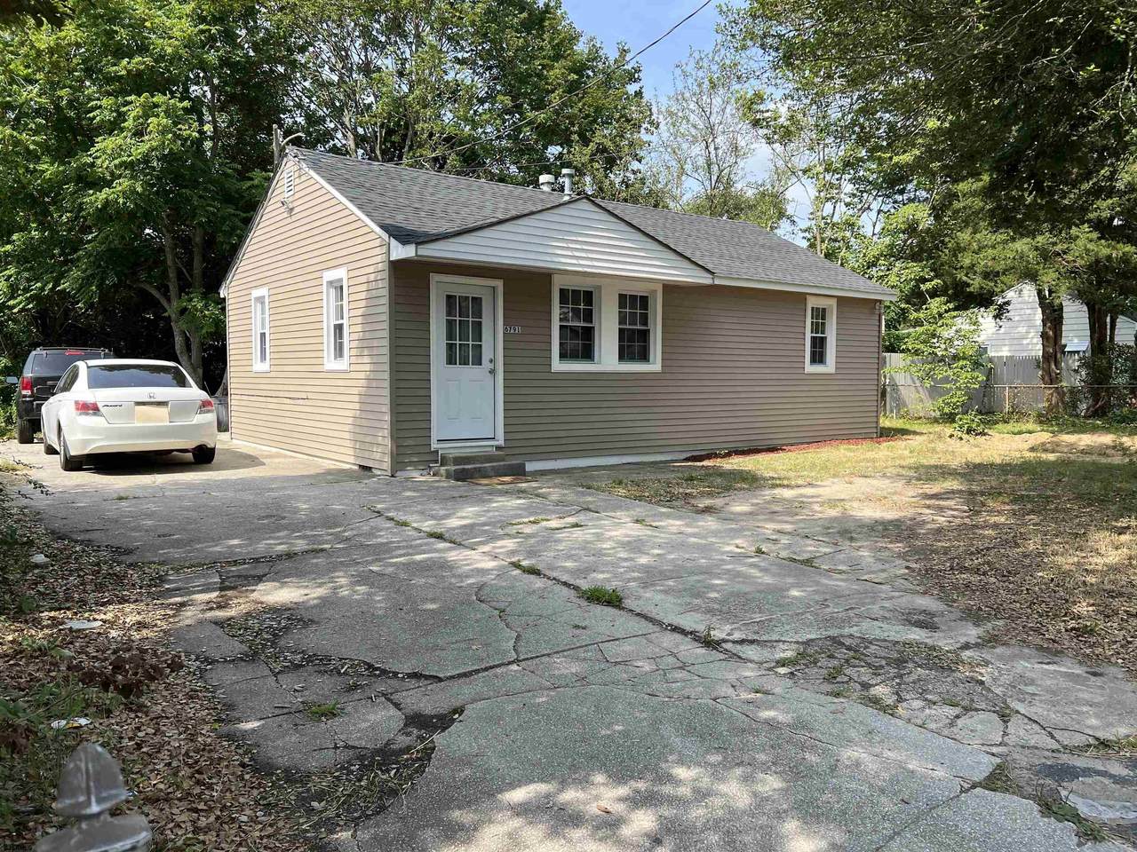 6791 Washington Ave - Photo 1