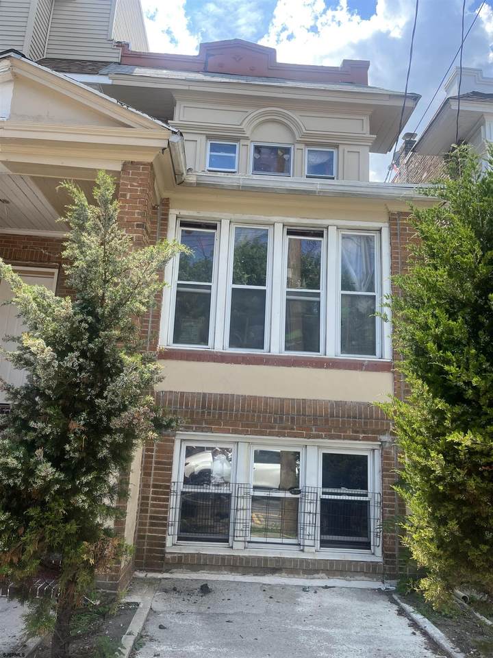 120 Hartford - Photo 1