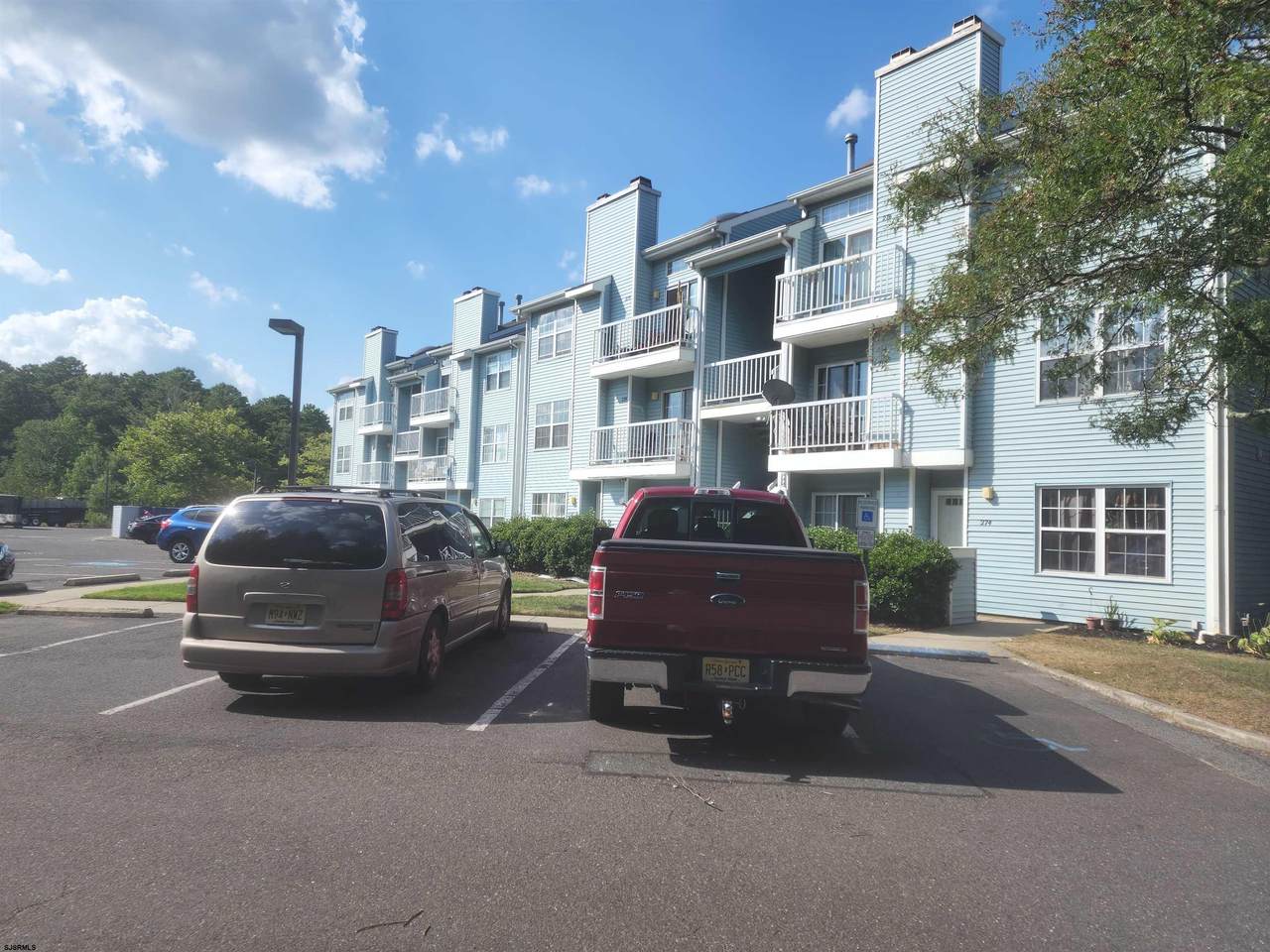 274 Heathercroft - Photo 1