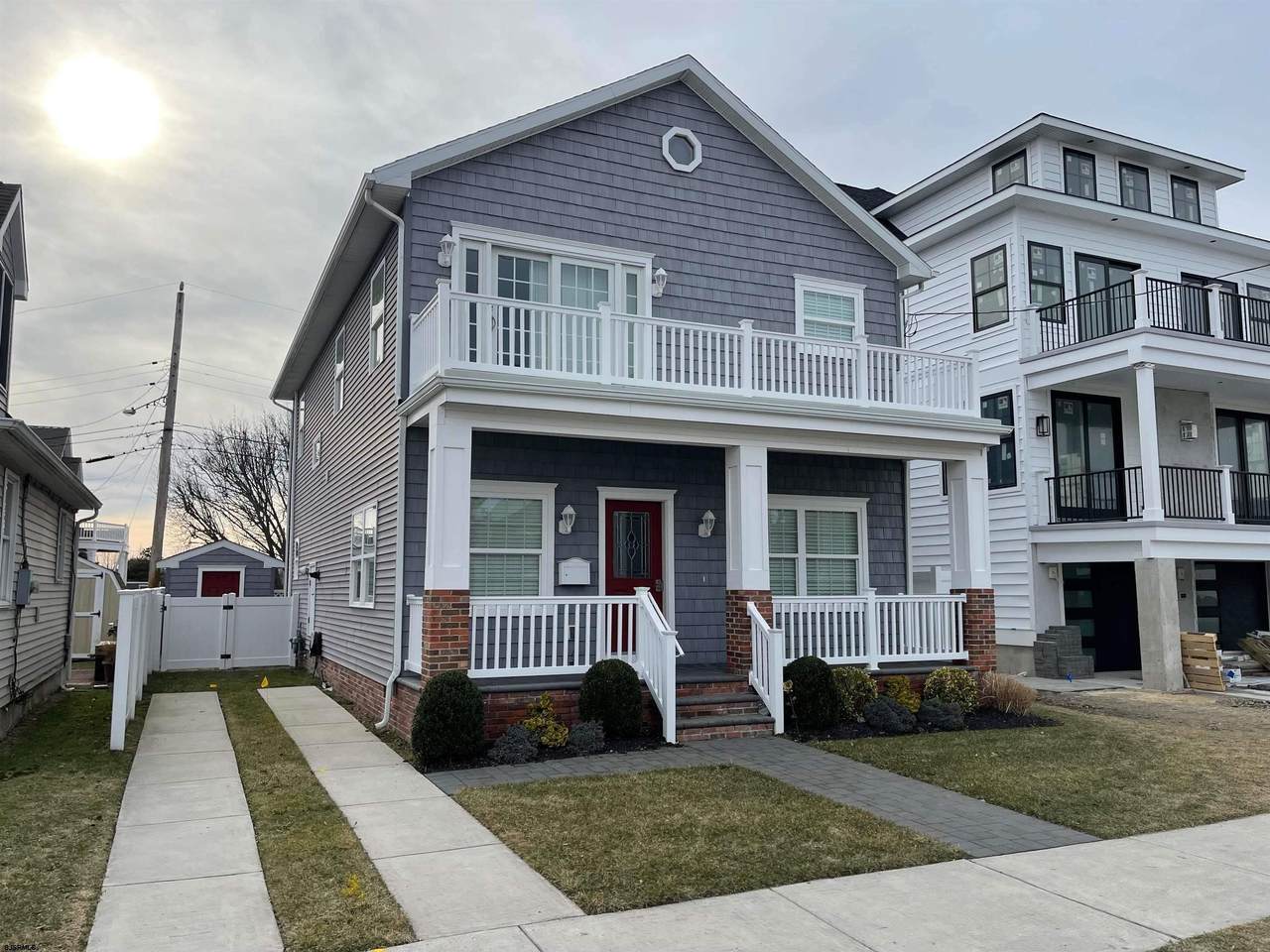 302 Huntington - Photo 1