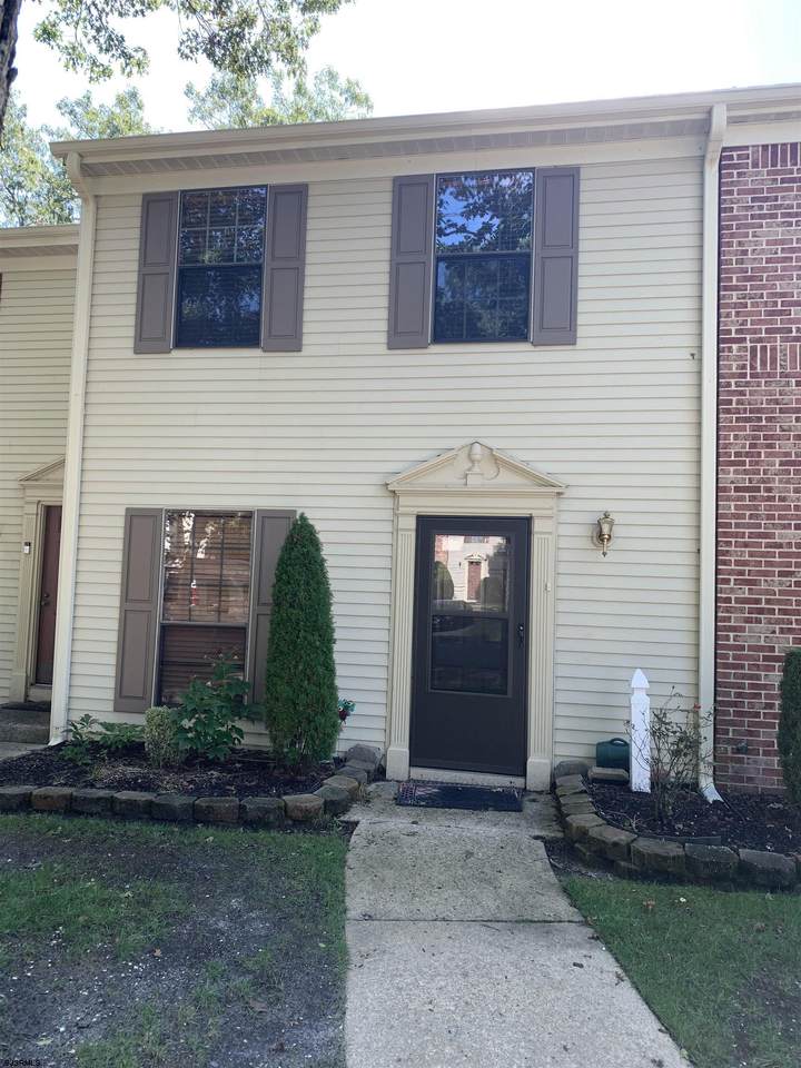 32 Greenwich Dr - Photo 1