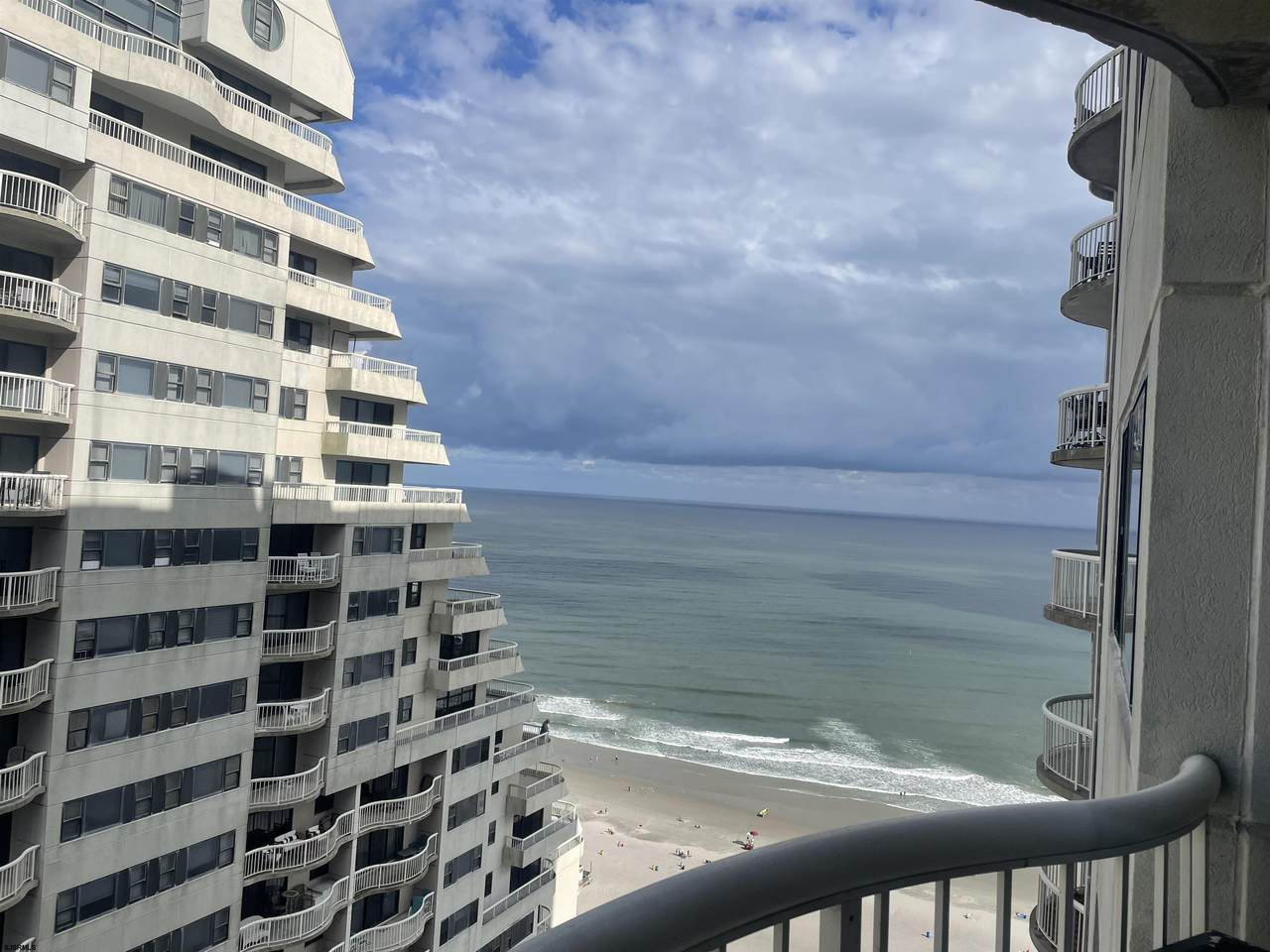 3101 Boardwalk - Photo 1