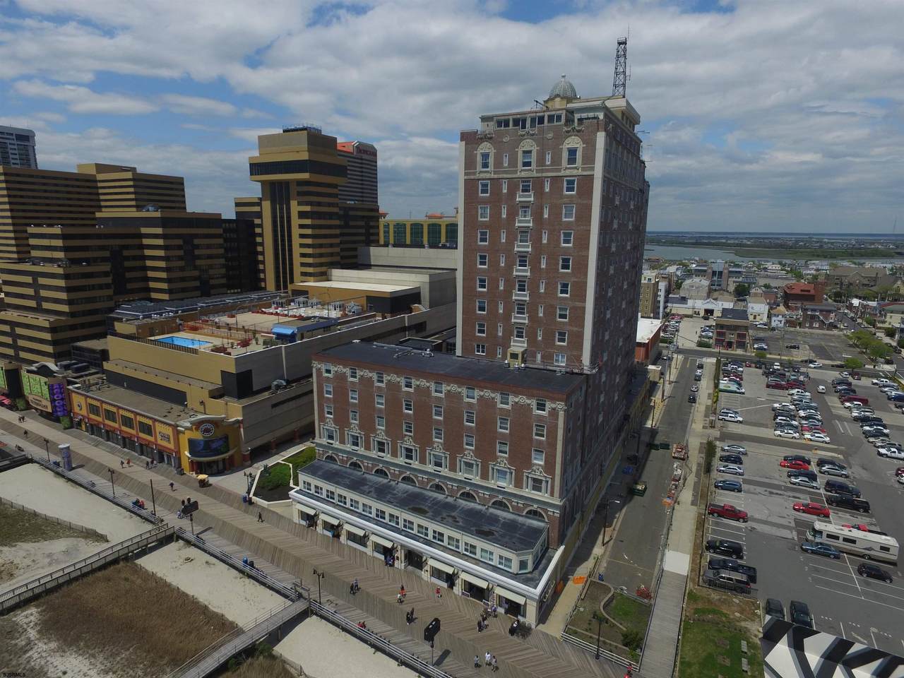 2721 Boardwalk - Photo 1