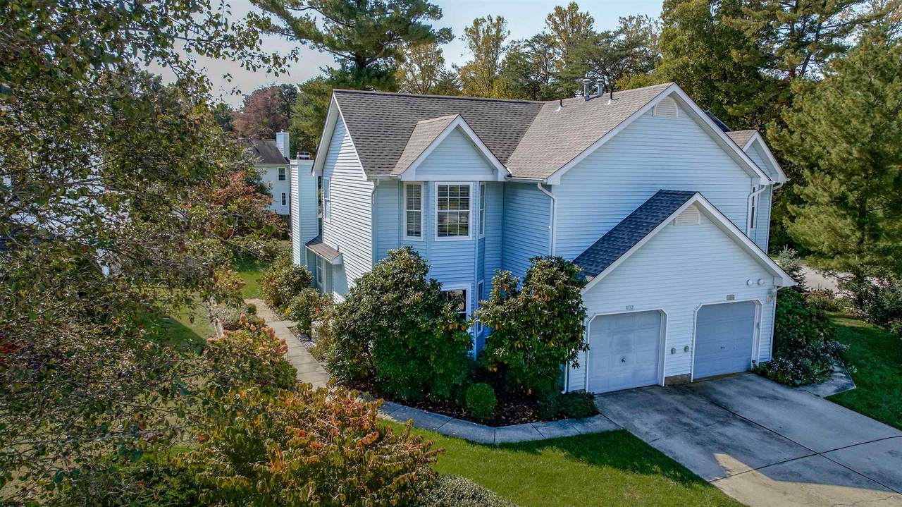 102 Stoneham Dr - Photo 1