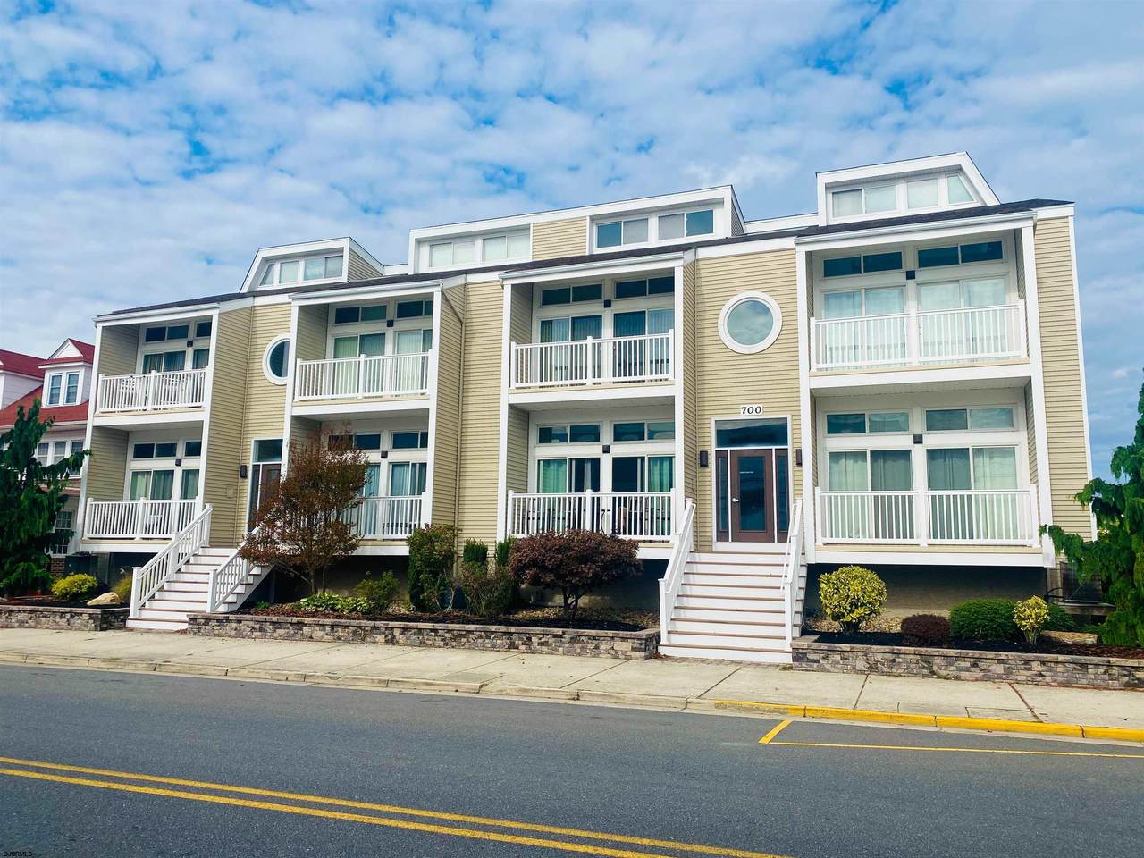 700 Atlantic - Photo 1