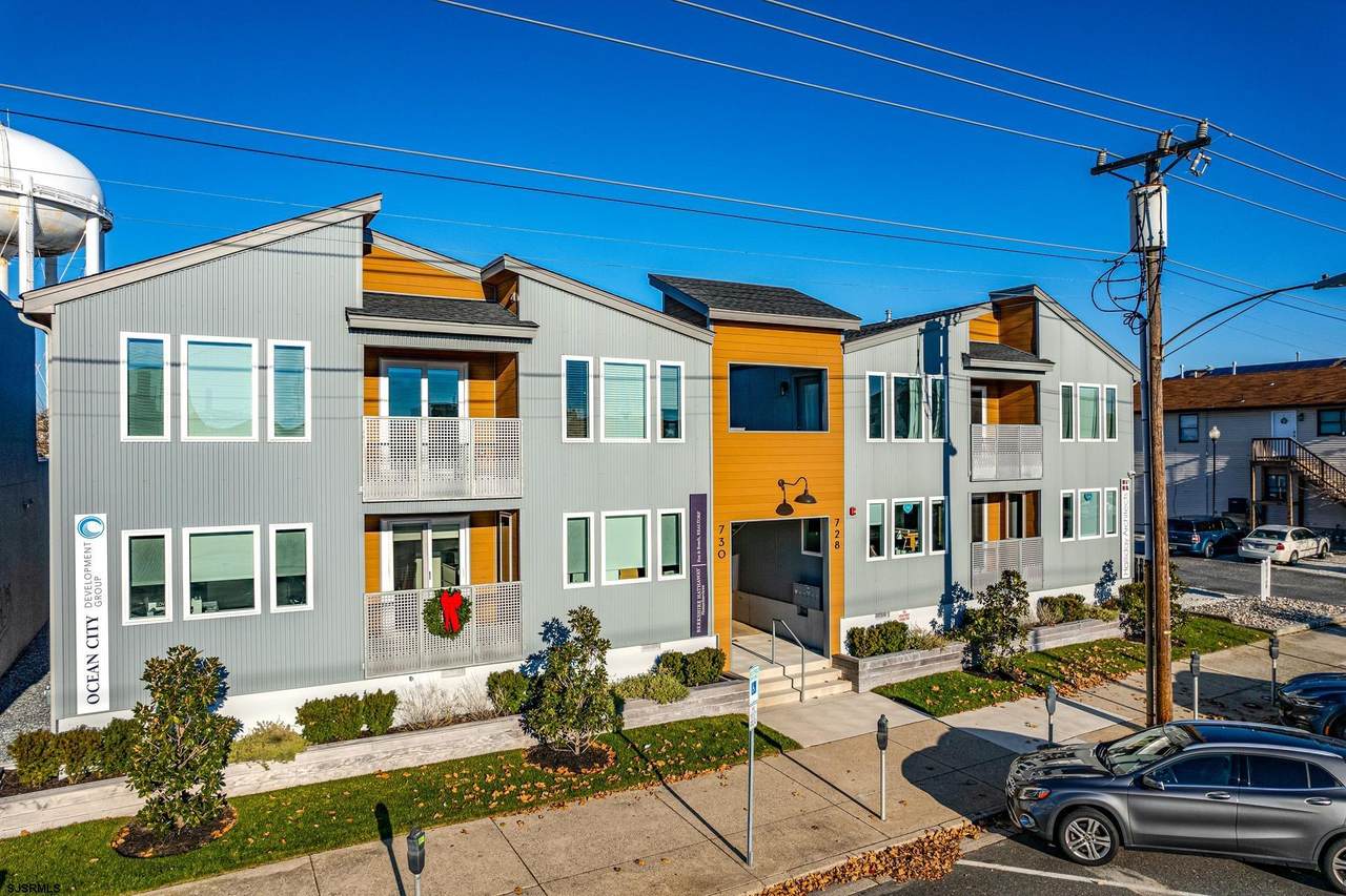 730 West - Photo 1