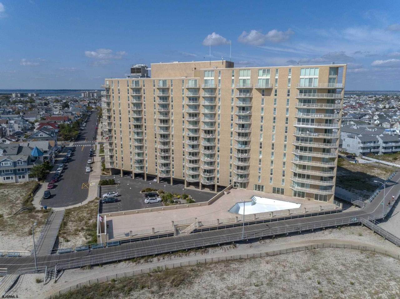 921 Park Pl Apt 1208 - Photo 1