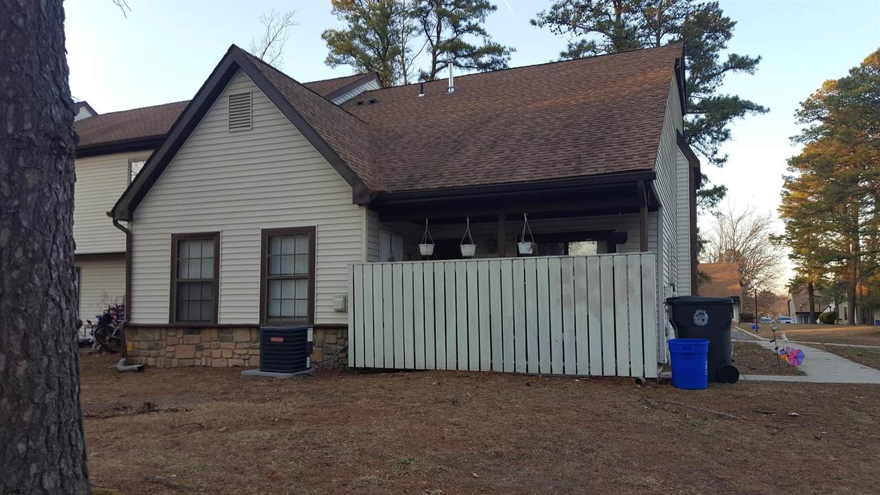 2801 Hawthorn - Photo 1