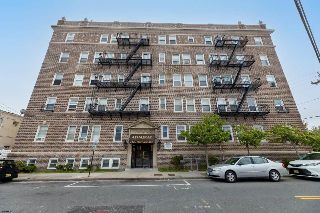 2 Hartford Ave - Photo 1