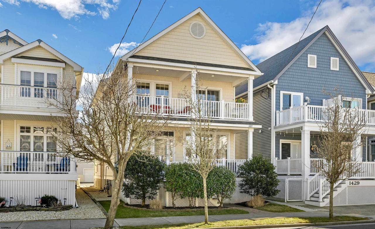 1427 Asbury Avenue - Photo 1
