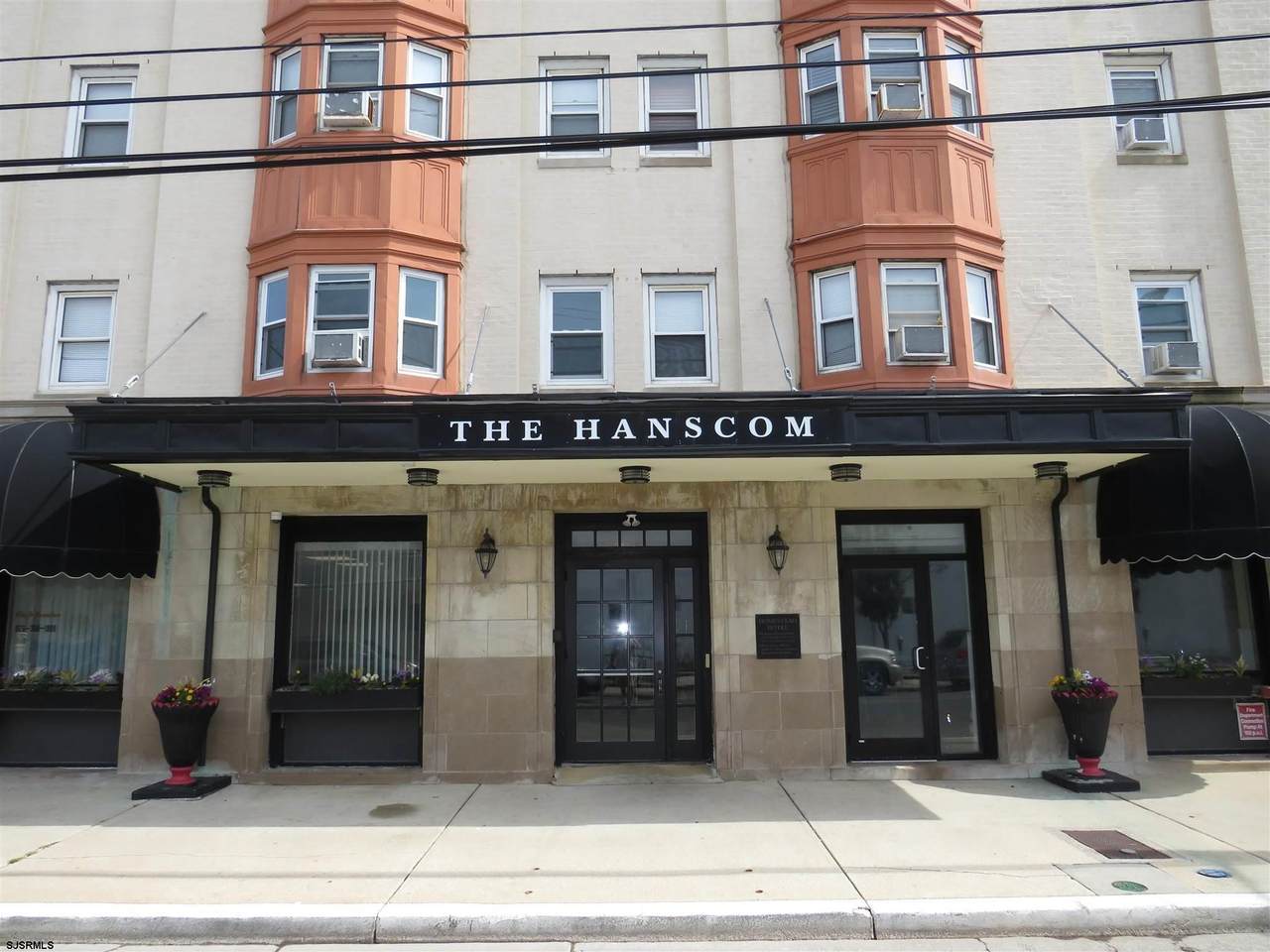 807 Eighth - Photo 1