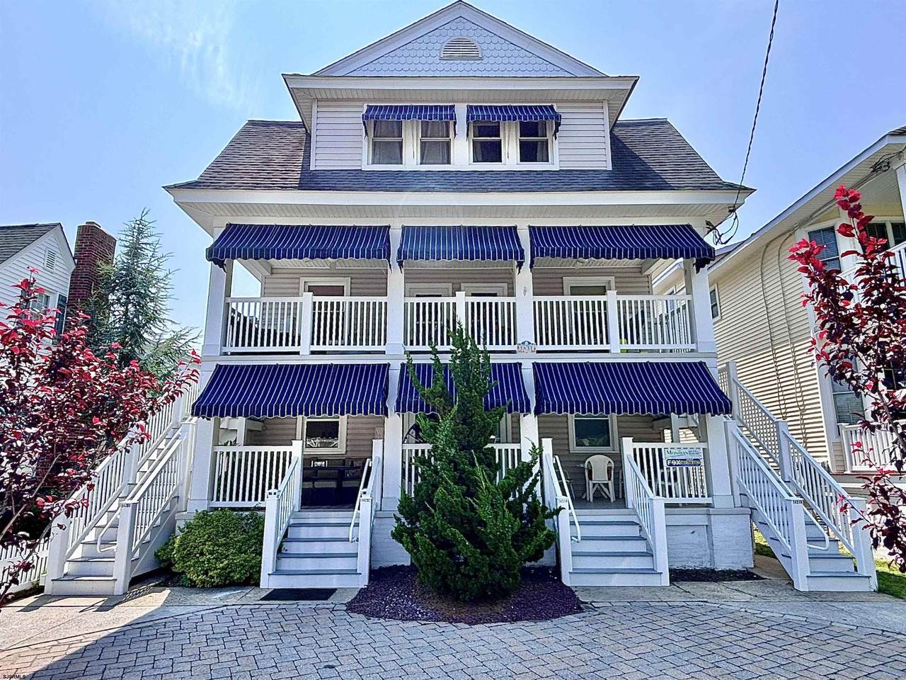 1429 Central - Photo 1