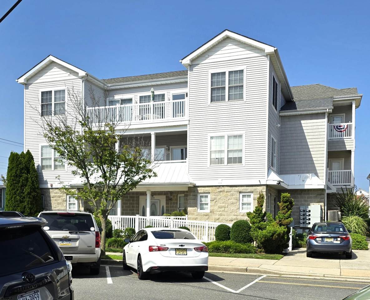 201 Roberts Avenue - Photo 1