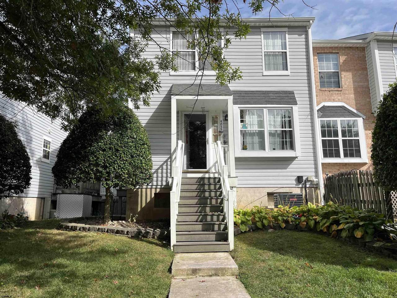 4833 Hawthorne - Photo 1