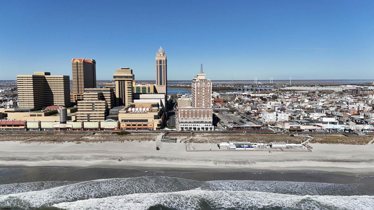 2721 Boardwalk - Photo 1