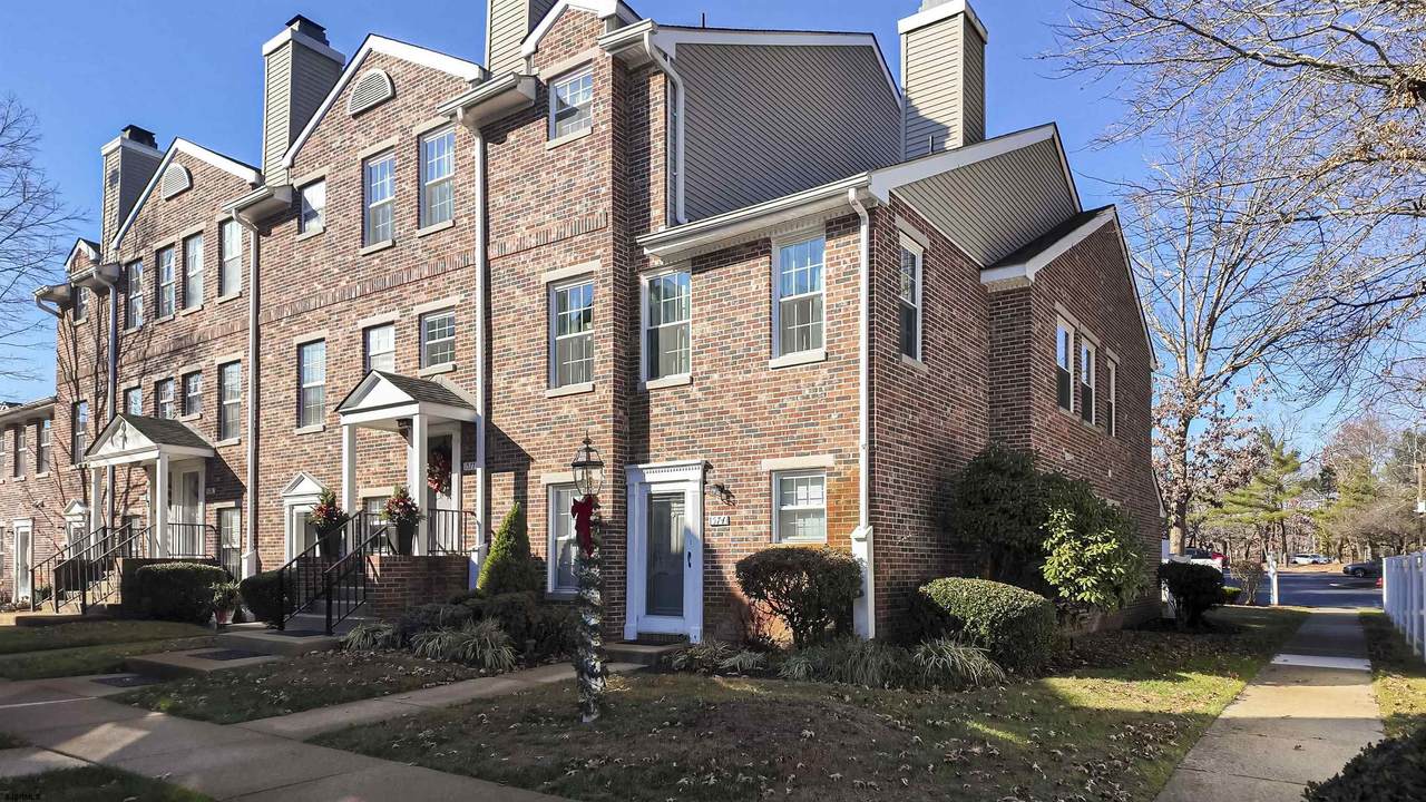 1573 Washington - Photo 1