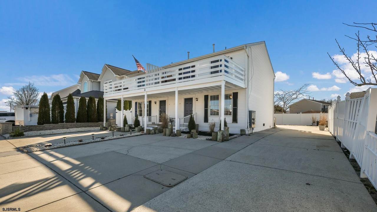 2 Manitoba Ave - Photo 1