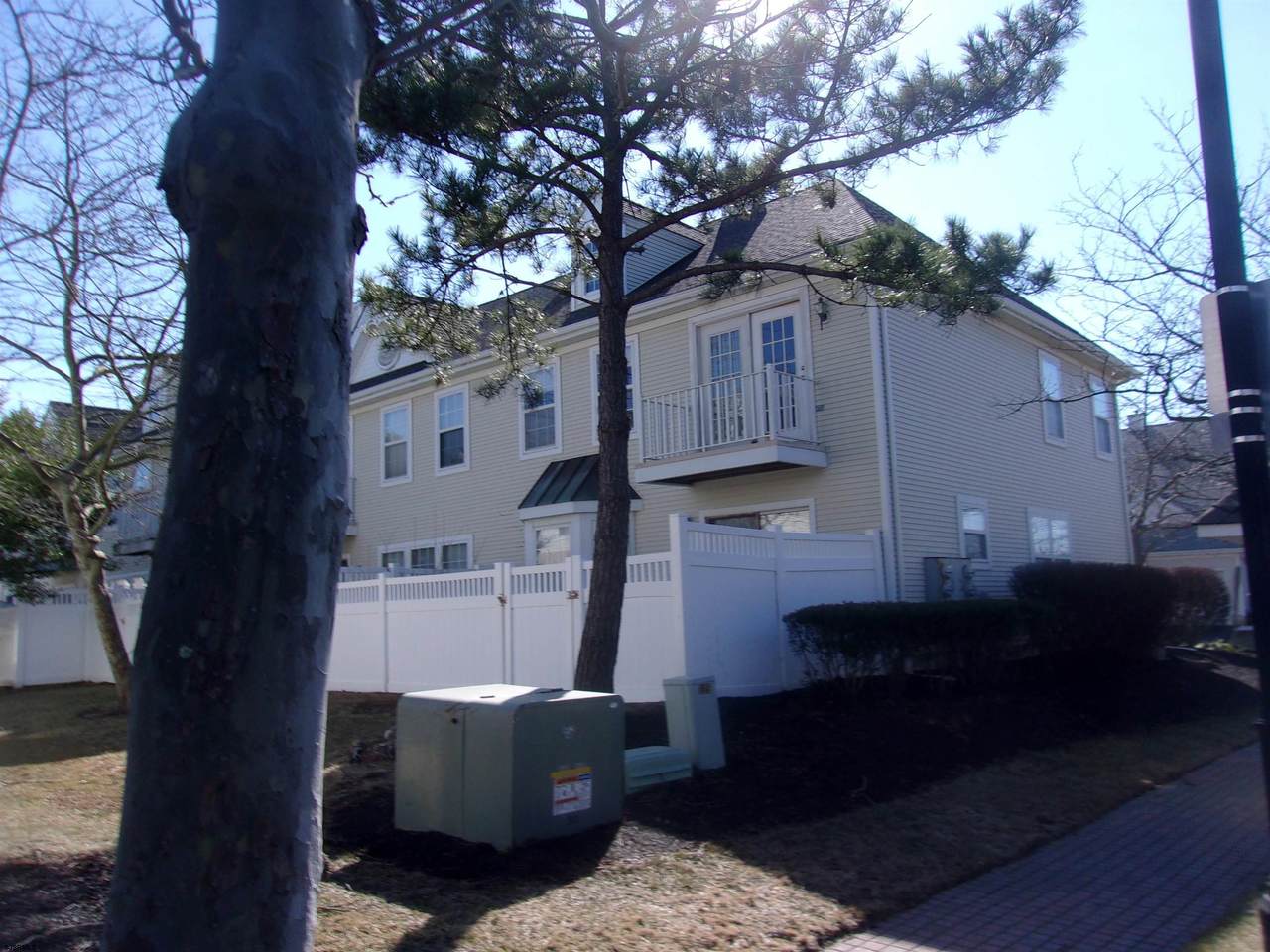 https://bt-photos.global.ssl.fastly.net/sjersey/1280_boomver_1_594425-2.jpg