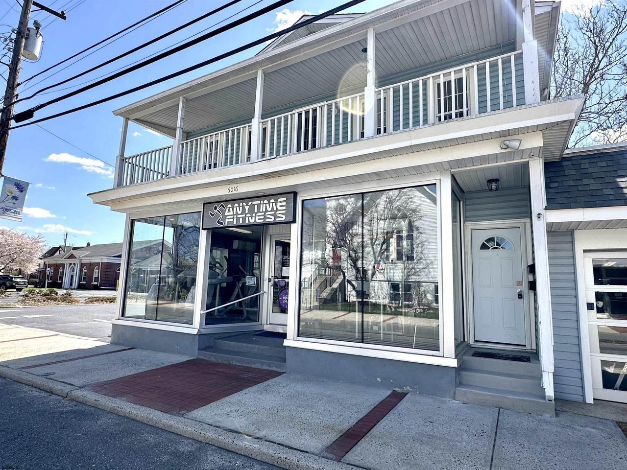 6016 Main - Photo 1