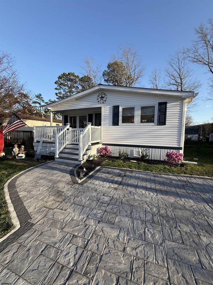 2 Cedar - Photo 1