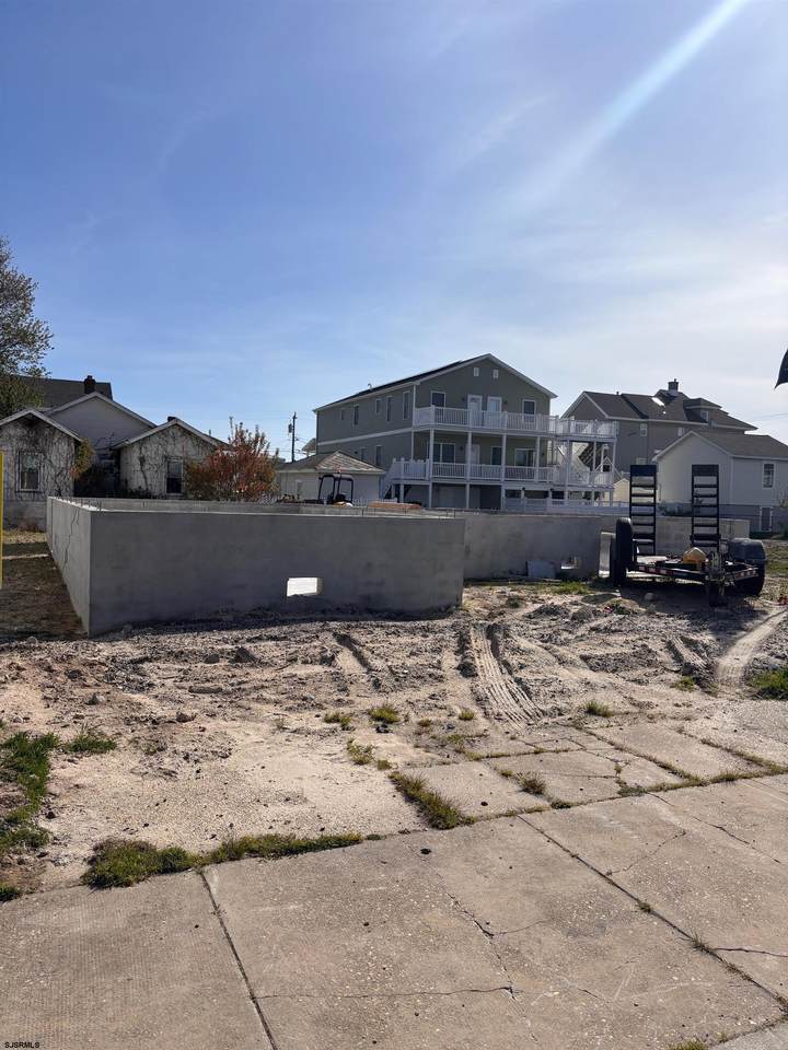 133 12th Ave - Photo 1