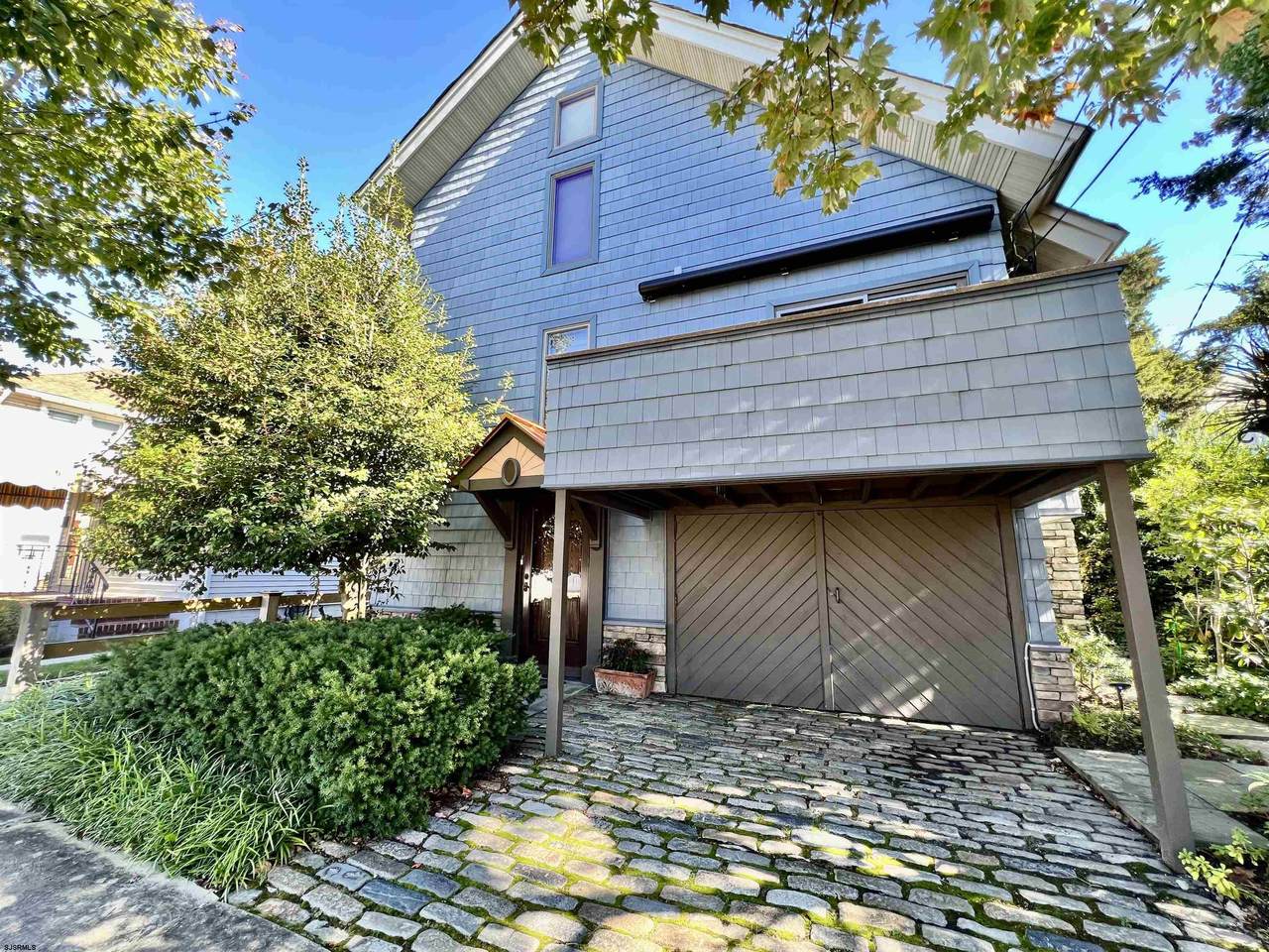 7 Delavan - Photo 1