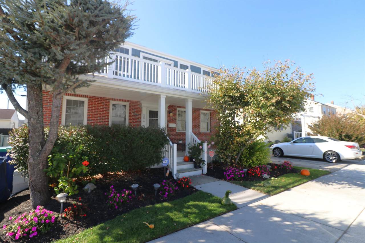 204 Harding - Photo 1