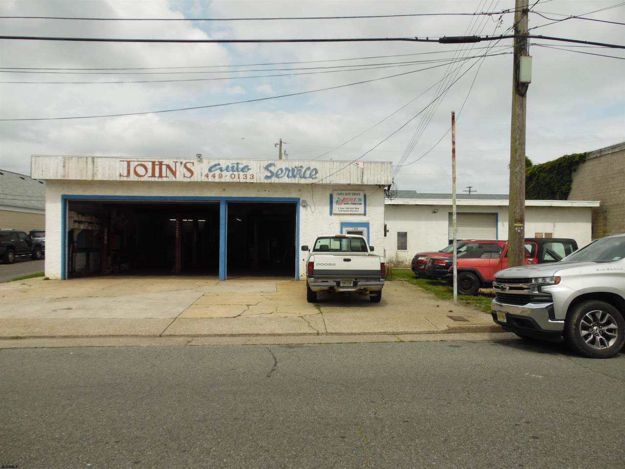 565 Trenton - Photo 1