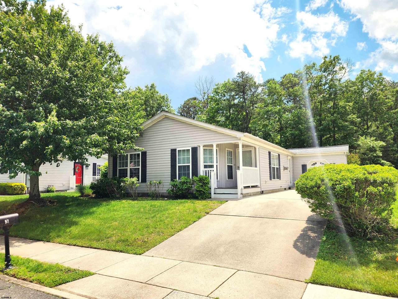 3 Knollwood Drive - Photo 1