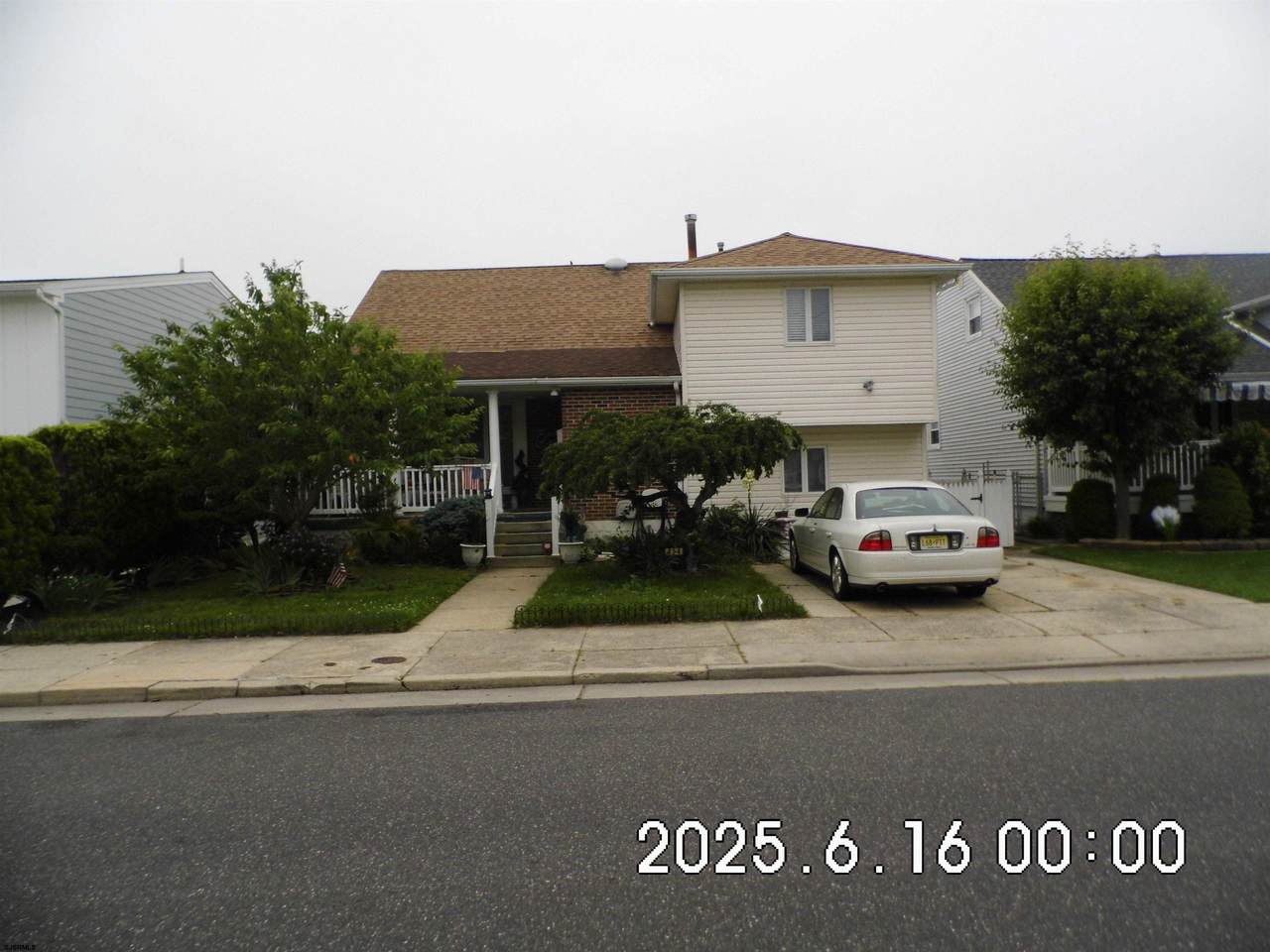 414 Clermont - Photo 1