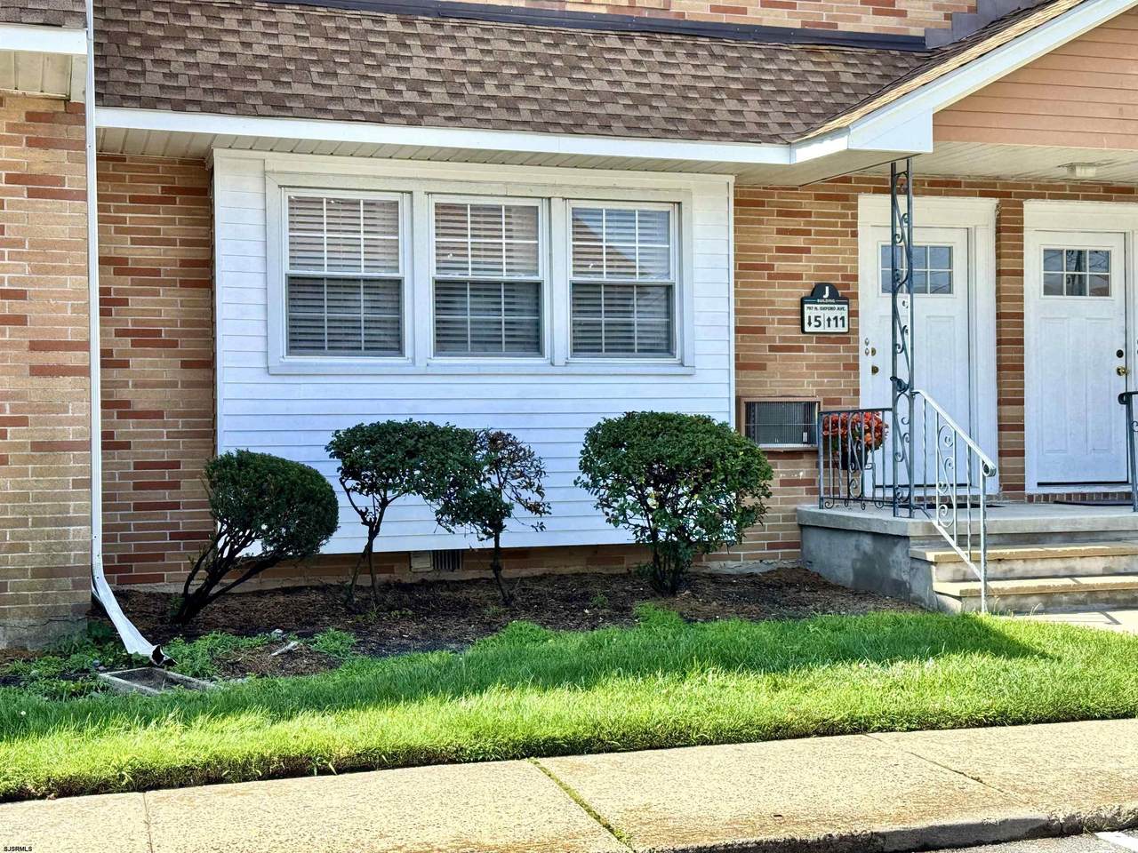 707 Oxford Ave - Photo 1