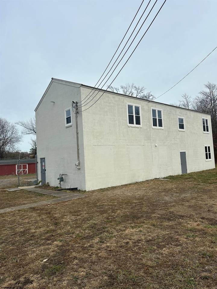 1123 Atlantic Ave - Photo 1