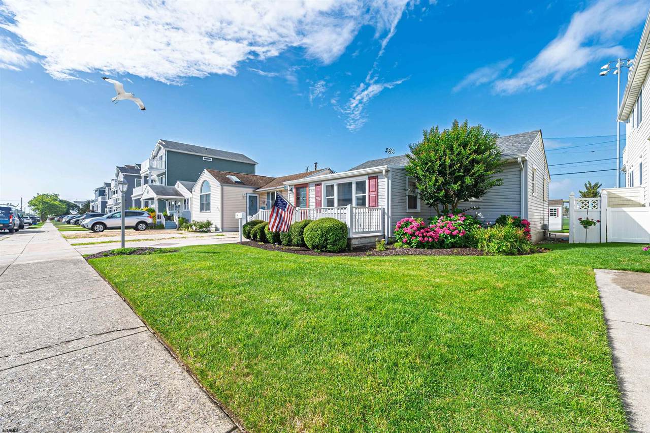 222 40th Street South - Photo 1