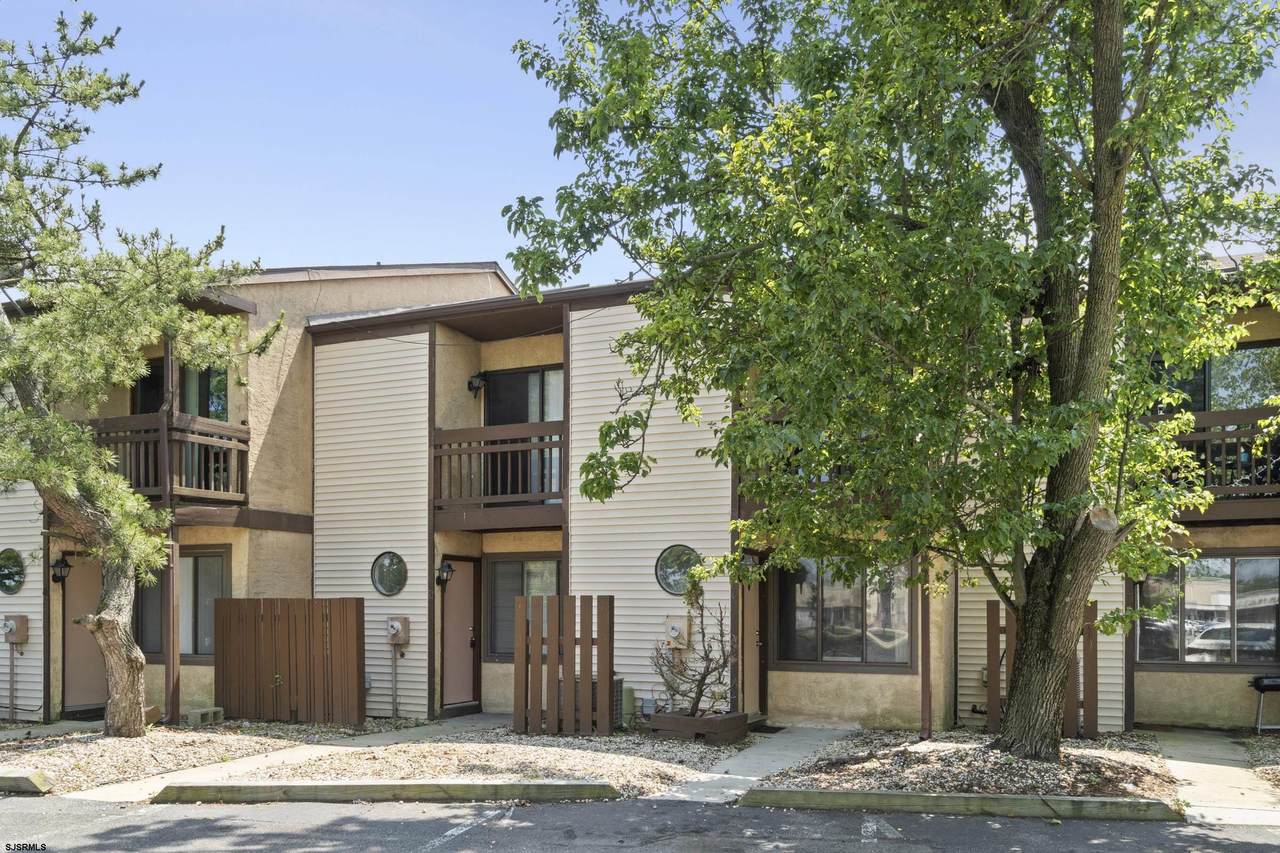 106 Newtowne Sq - Photo 1