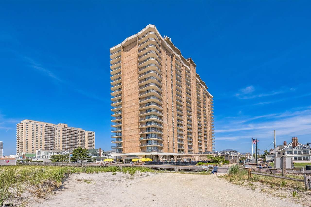 4800 Boardwalk - Photo 1