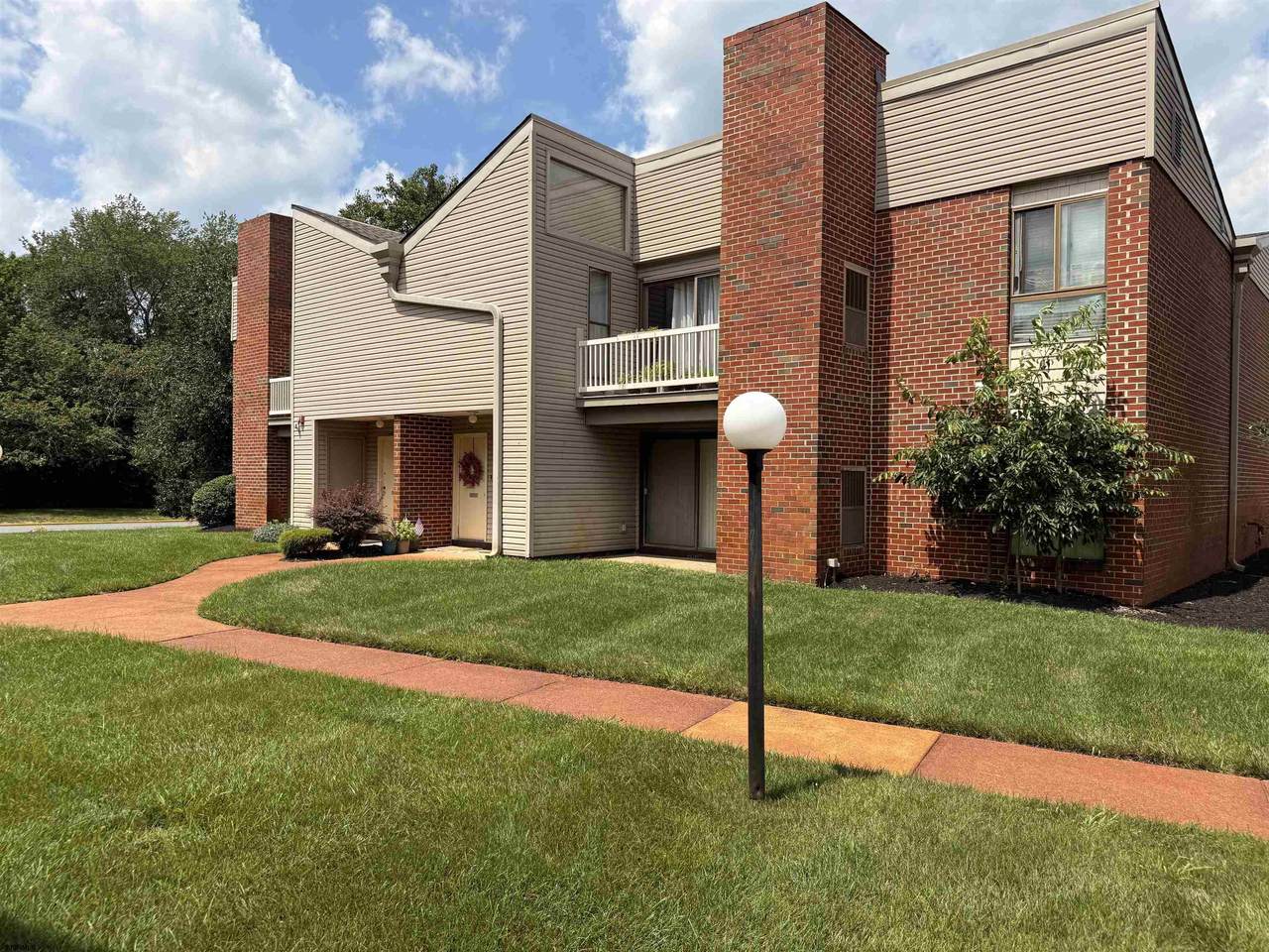 202 Pico - Photo 1