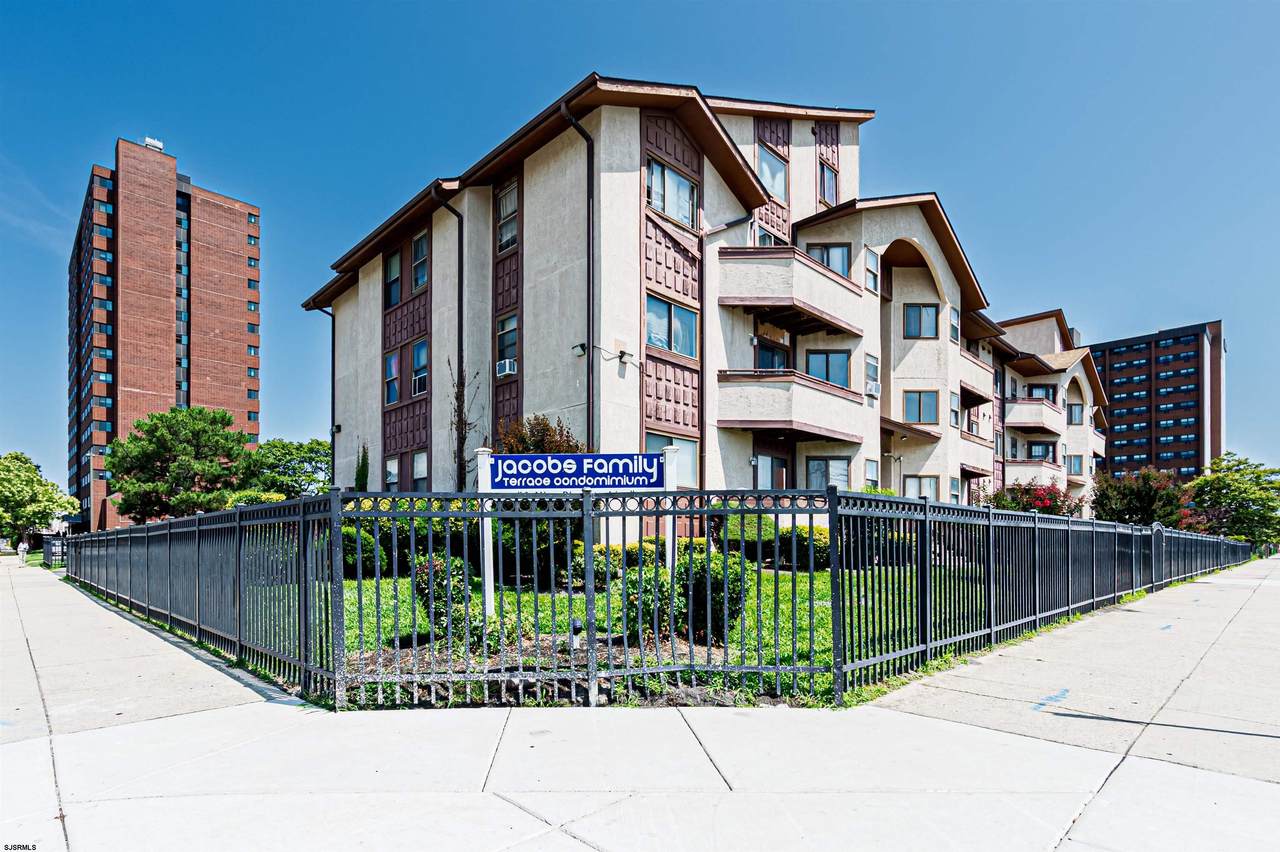 205 New York Ave - Photo 1