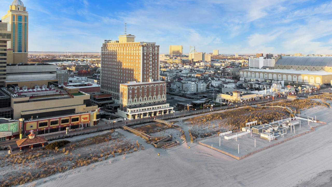 2721 Boardwalk - Photo 1