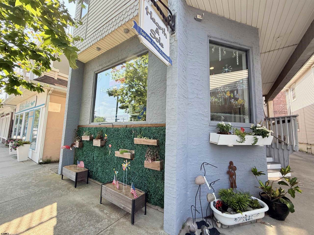 636 Asbury - Photo 1